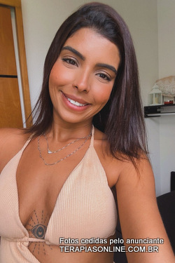 Foto da terapeuta Camila