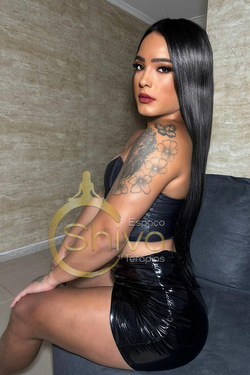 Foto da terapeuta Rebeca Trans Shiva